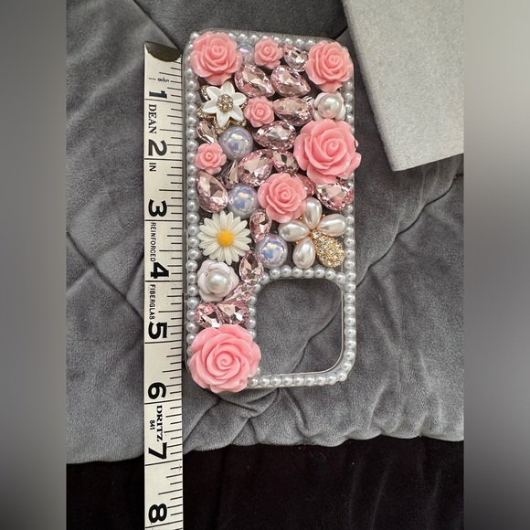 Luxury Rhinestone Rose Flower and Pearl Phone cover (iPhone 14pro cover) - Picture 5 of 6
